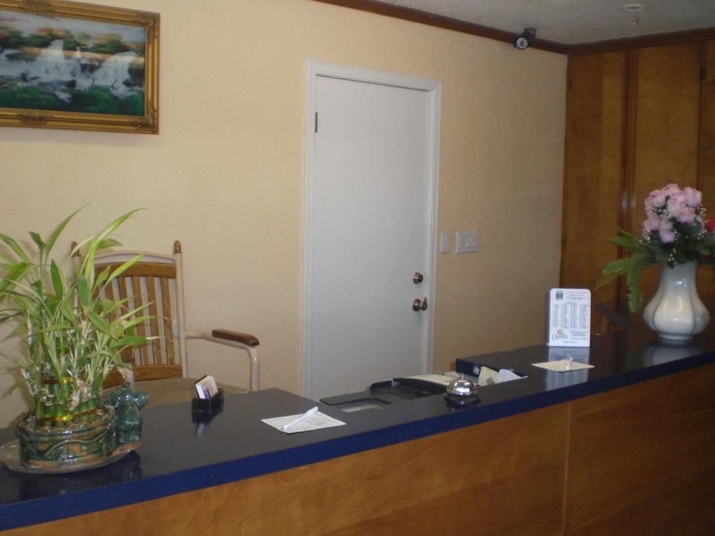 Super 7 Inn-Siloam Springs Interior foto